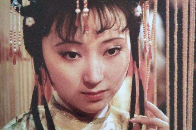 《红楼梦》里林黛玉对下人的打赏与薛宝钗对下人的打赏有什么不同?