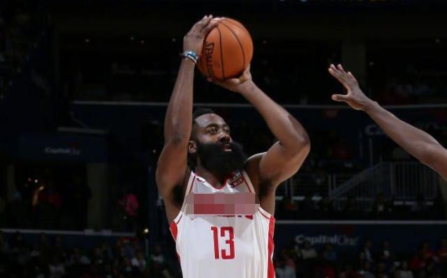 哈登尴尬了!对阵篮网的后撤步三分球被取消,NBA新规太严格