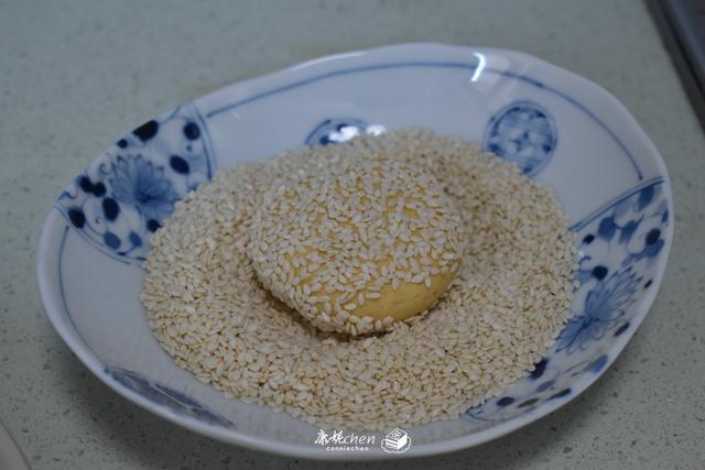 深秋别错过它,补血健脾胃,做成小饼香甜软糯,两口1个真好吃