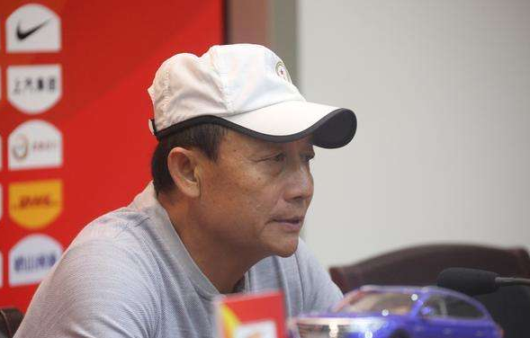 曝建业二队助教酒后殴打球员!凌晨2点打到4点,随后0-3不敌恒大