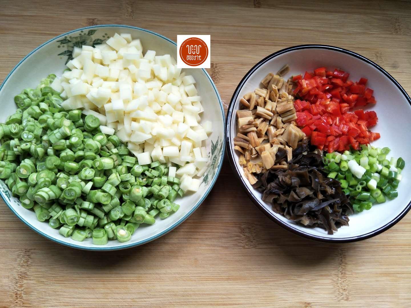 北方人最爱吃的干拌面,隔三差五就要做,比豆角焖面香,家人都爱