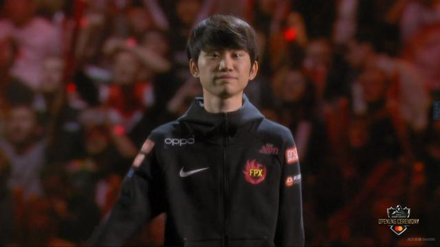 FPX小天一脚双雕秀翻G2,Lwx全程抗压11-0希维尔为自己正名