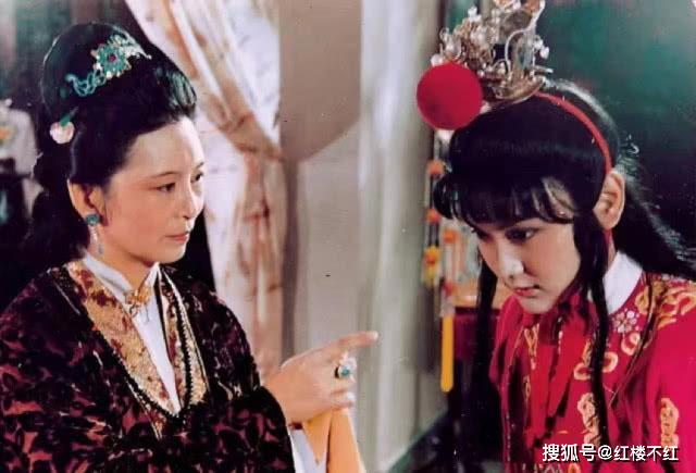 李纨为何厌恶自己婆婆王夫人?借打趣林黛玉之机,李纨说出答案