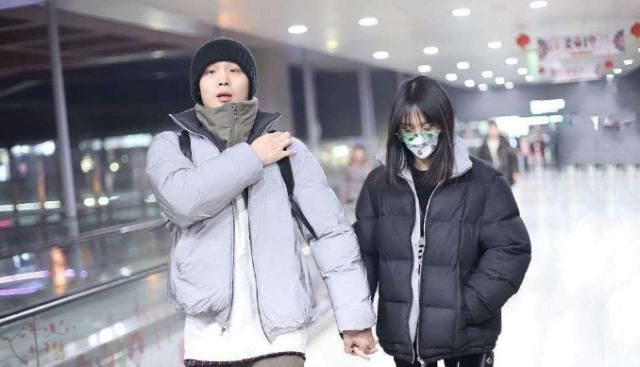 因行程出现分歧,郑爽再次选择妥协,同男友坐车一路晕车被无视