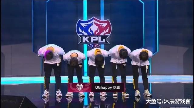 qg五排惨遭养猪吊打,giao哥口出狂言:你们配职业?刺痛回应亮了