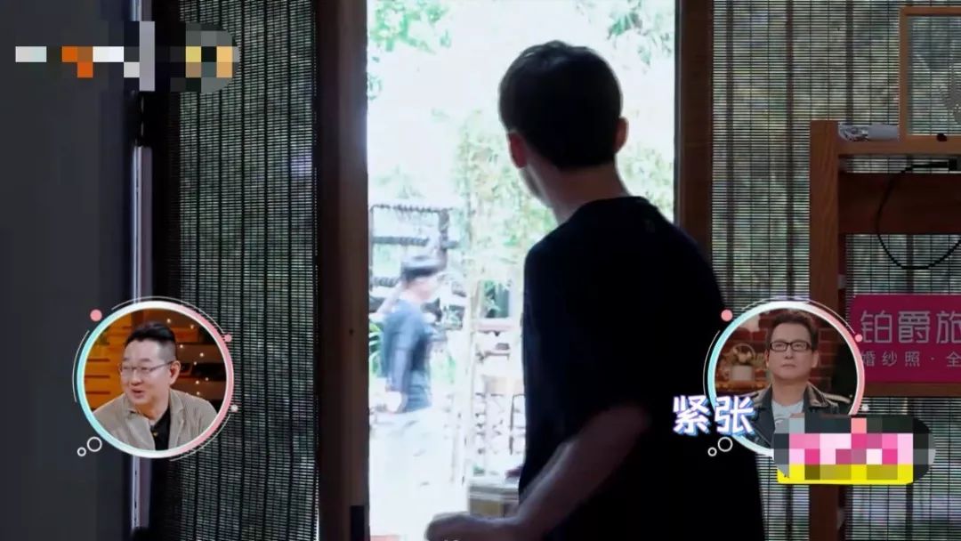 郑爽恋爱备受折磨?吵架被骂受委屈成常态,还给男友挤牙膏拿内裤