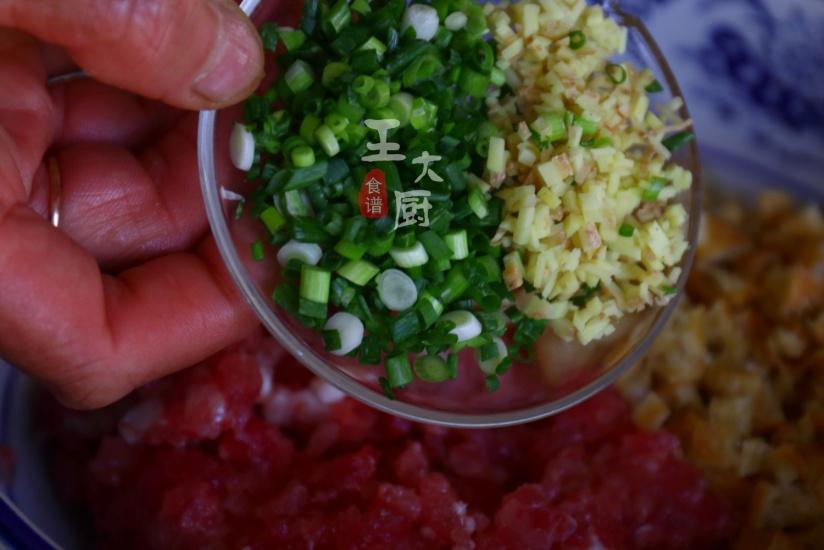 油条肉丸子,你肯定没吃过,简单又好吃,打开美食新视野
