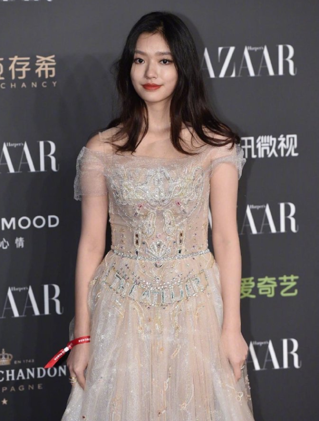 冯绍峰两位前女友与赵丽颖同台,风情万种的倪妮艳压了林允跟颖宝