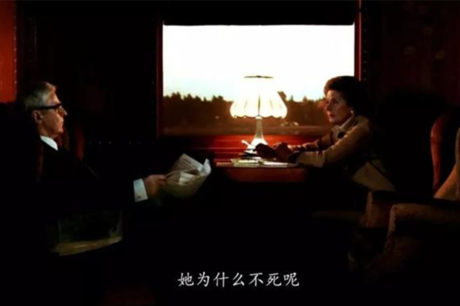 她丧失了爱与被爱的能力,而一切的起源,是母亲多年来的逃避责任