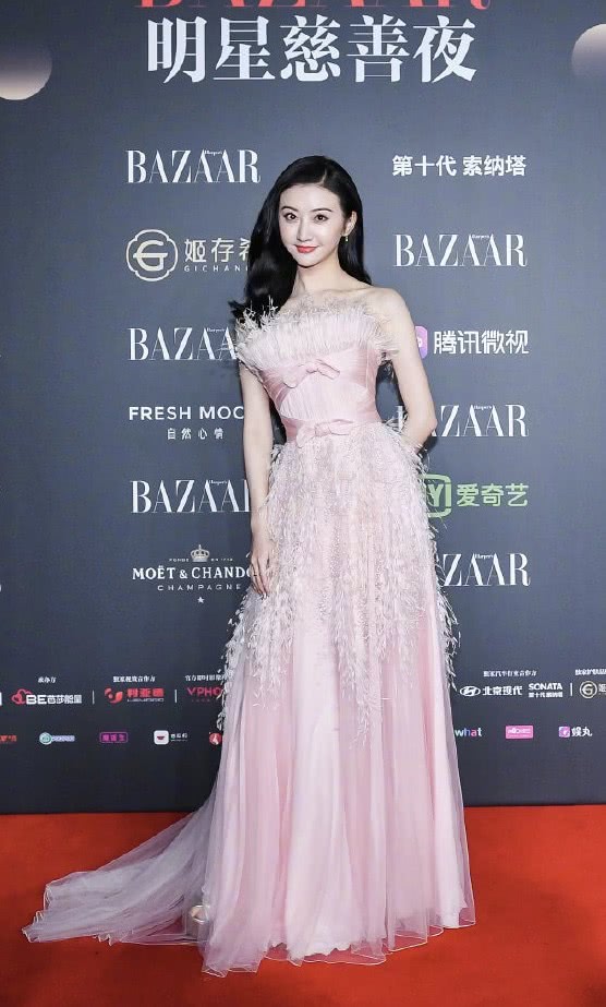 冯绍峰两位前女友与赵丽颖同台,风情万种的倪妮艳压了林允跟颖宝