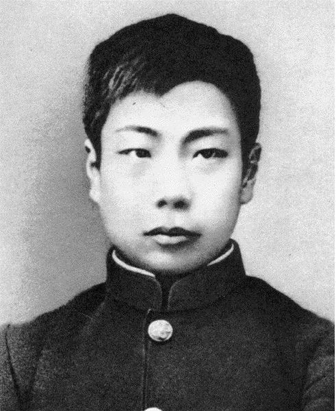 “相逢一笑泯恩仇”:你熟悉的许多名句,都有同一个作者——鲁迅!