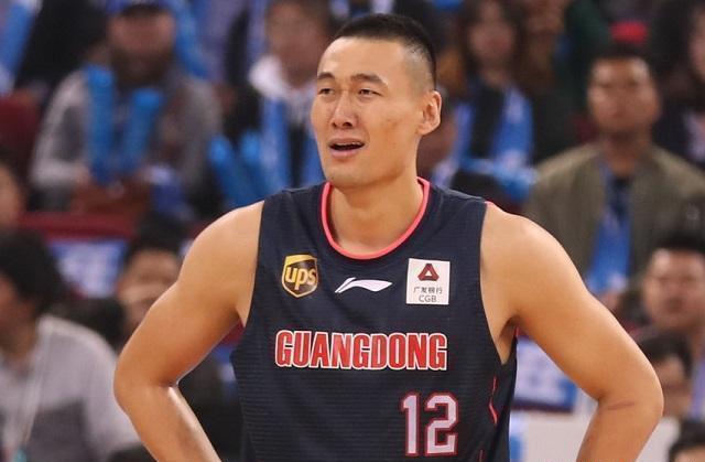 CBA赛场再次响起“换苏伟”口号,杜锋:希望球迷们能爱护球员