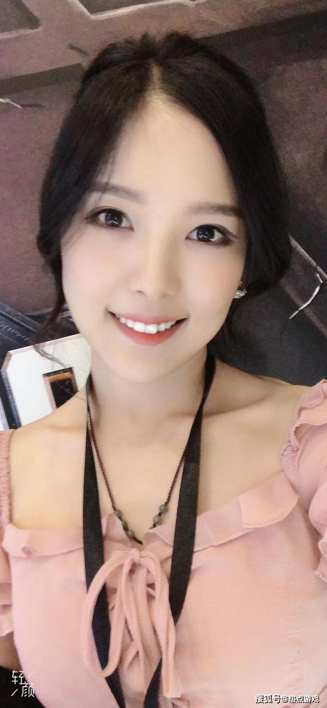 DNF:DPL决赛解说天团,晴子成唯一女嘉宾,与狂人同框值得期待