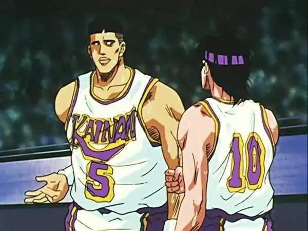 灌篮高手8位中锋一年级时的经历,赤木不合群,河田重塑篮球生涯