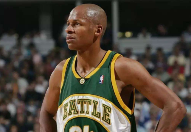 NBA历史上最佳5号秀!皮蓬再强,只能排第三,每一位都是巨星
