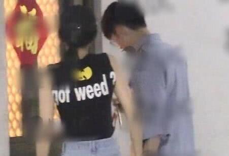 刘芮麟亲自承认已经和代斯分手,但两人在微博上依旧互相关注