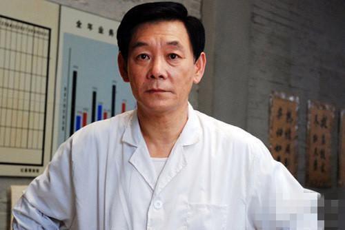 国家一级演员,人生最大的骄傲是儿子,小孙女像极了他