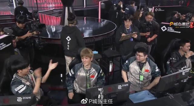 【电竞】PGC全球总决赛:韩国战队捧杯 4AM距冠军仅差12分
