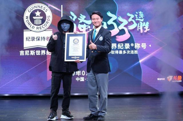 王者荣耀:骚白快手直播间解封欲转平台?粉丝:除非他傻了