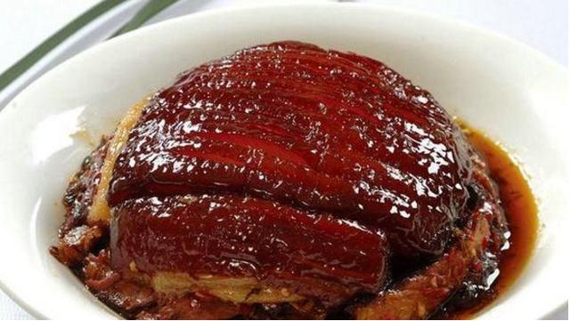 梅菜扣肉不用梅菜,用这种普通调料比梅菜更美味,成本不到两块钱