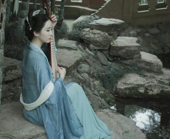 宋朝才女的一首词,道尽相思之苦,美得心醉,堪称经典不输李清照