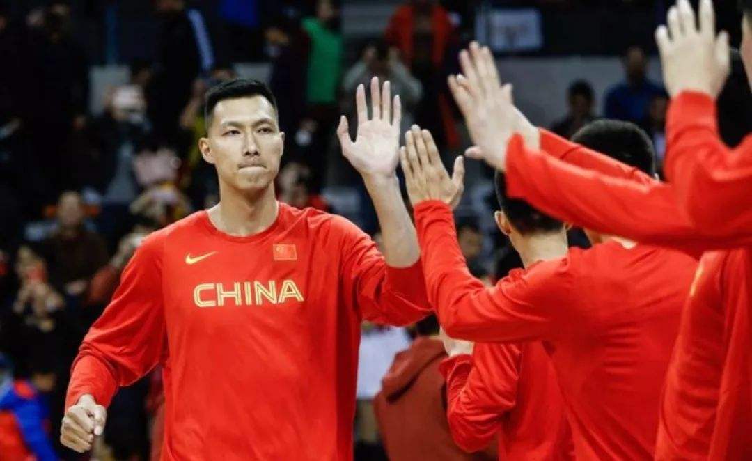 男篮放弃预选赛!杜峰考虑四年后,易建联退队,周琦能当大任?