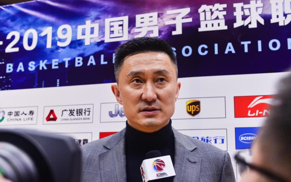 男篮放弃预选赛!杜峰考虑四年后,易建联退队,周琦能当大任?