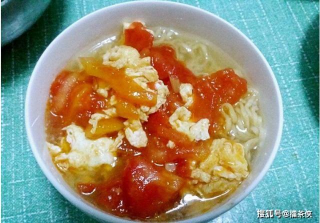 想让癌细胞“逃跑”,餐桌上要常吃4种防癌抗癌食物,清体内垃圾