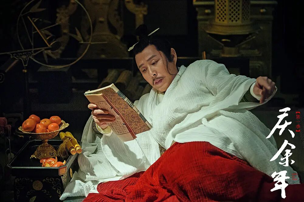 张若昀的古装和现代装,胖若两人啊