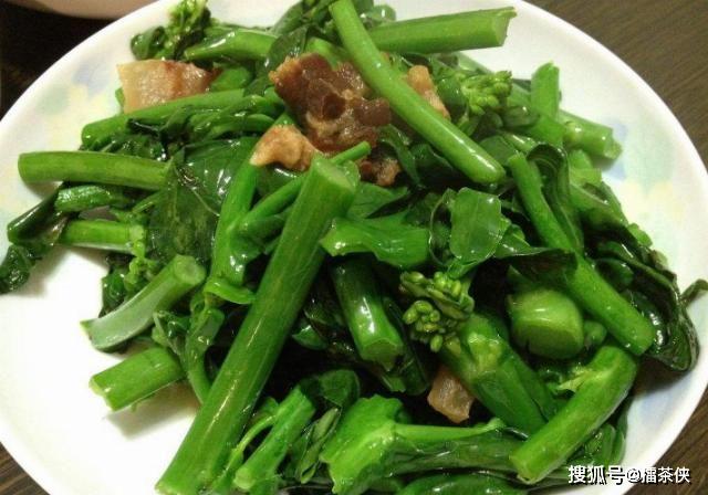 想让癌细胞“逃跑”,餐桌上要常吃4种防癌抗癌食物,清体内垃圾