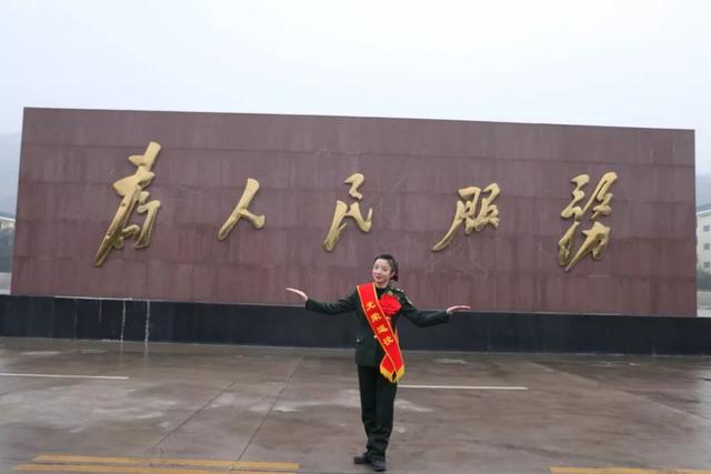 芳华永不谢幕,文艺女兵陈思瑶泪别军营