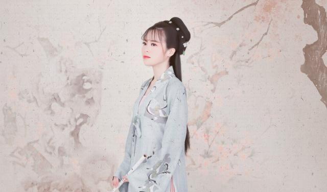 李白写给杨贵妃最著名的一首诗,把她的绝世容颜,描绘的活灵活现