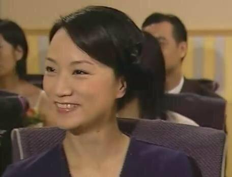 53岁TVB绿叶曾与刘德华饰演夫妻 与男友恋爱30年至今未结婚生子
