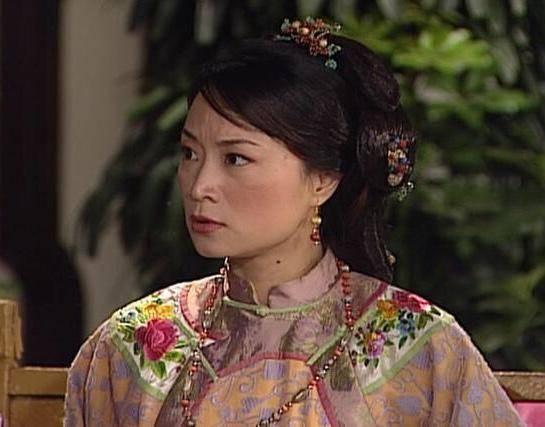 53岁TVB绿叶曾与刘德华饰演夫妻 与男友恋爱30年至今未结婚生子