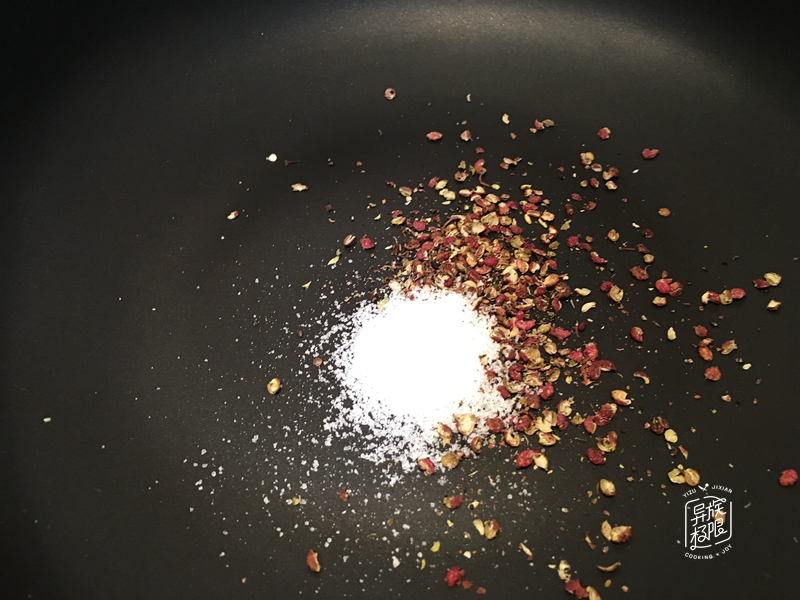 大雪节气,淡味腊肉腌起来,准备迎新年