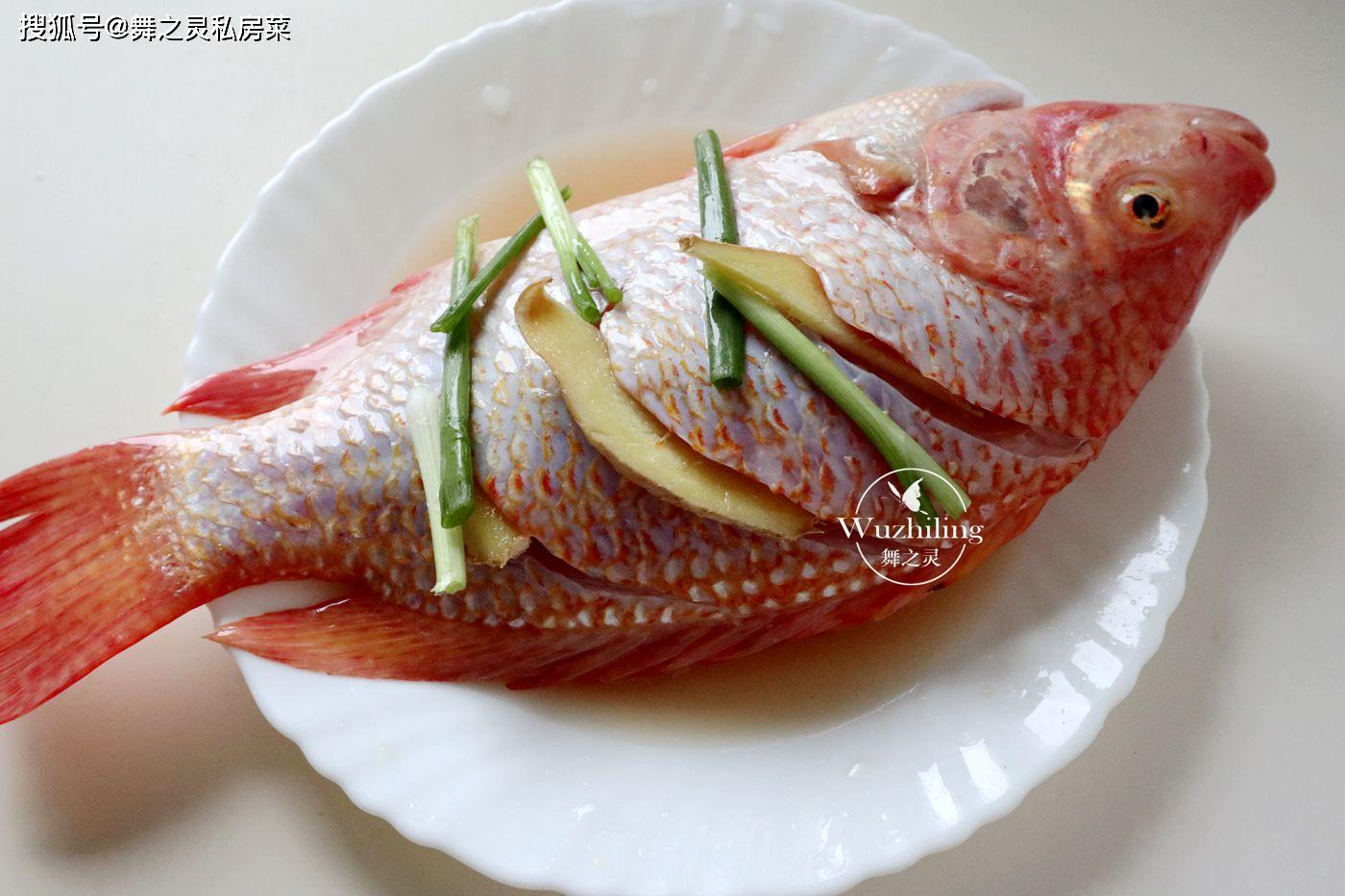 蒸鱼冷水还是热水下锅?照我方法,鱼肉鲜嫩营养全面,老少都爱吃