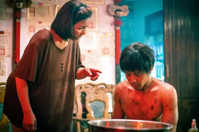 24年后,《妈妈再爱我一次》的妈妈,终于以主演身份重现大陆银幕