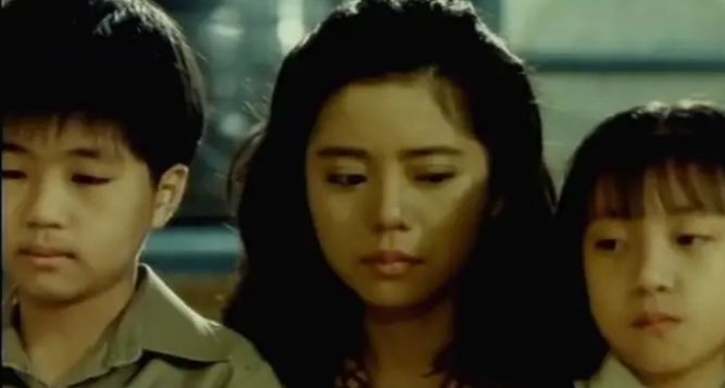 24年后,《妈妈再爱我一次》的妈妈,终于以主演身份重现大陆银幕