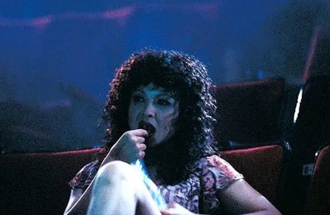 24年后,《妈妈再爱我一次》的妈妈,终于以主演身份重现大陆银幕