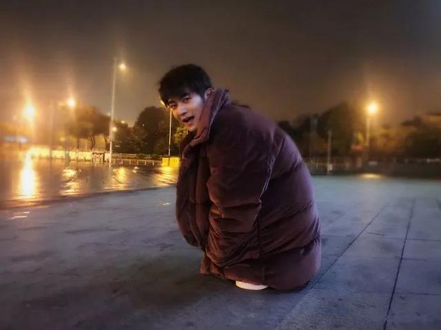 《庆余年》机器人五竹叔火了,他叫佟梦实,摘下眼罩后颜值太高
