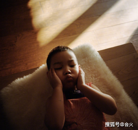 梅婷罕见公开孩子正面照!兄妹颜值差距大,6岁女儿继承妈妈美貌