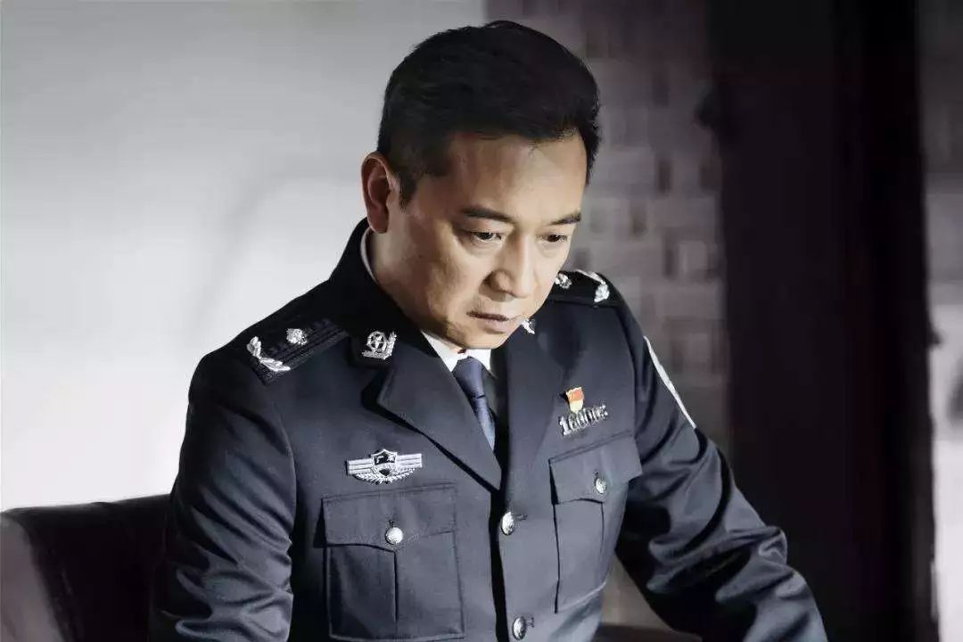 “马云波”近照,53岁帅气依旧,给关晓彤、吴磊配戏