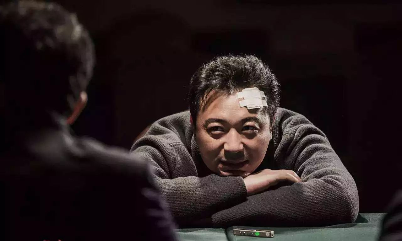 “马云波”近照,53岁帅气依旧,给关晓彤、吴磊配戏
