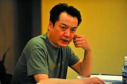 荧屏上她是王一博的妈妈,生活中丈夫是著名作家,50岁仍气质满满