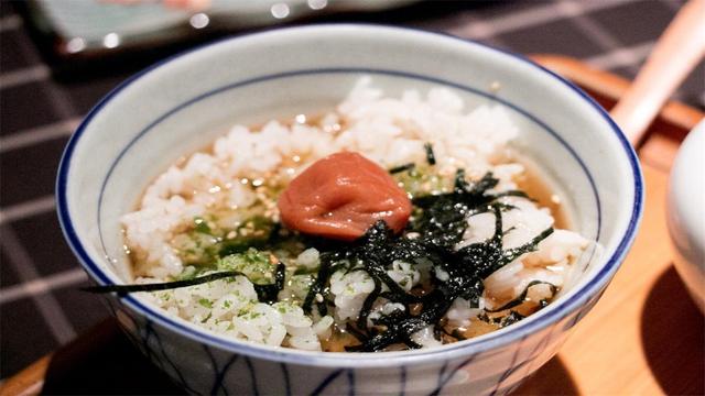 日本人吃米饭的奇葩方法,醋泡饭和茶泡饭上榜,你想尝尝吗?
