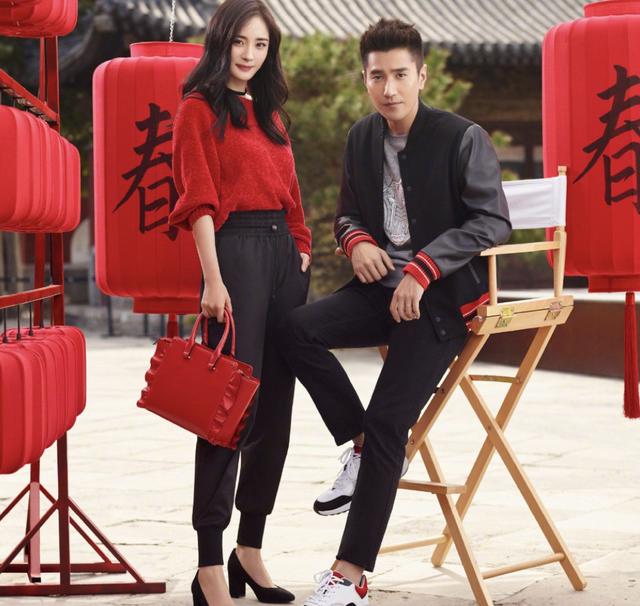 冯绍峰赵丽颖婚后首次合体捞金拍新春广告,二叔明兰放烟花超养眼