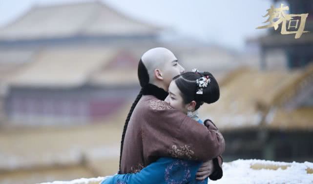 李兰迪究竟有多胖?《梦回大清》男星抱不动她,拍摄时只能用梯子抬着走!