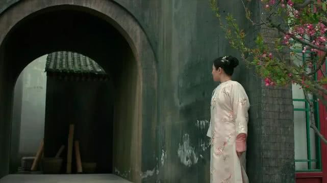 李兰迪究竟有多胖?《梦回大清》男星抱不动她,拍摄时只能用梯子抬着走!