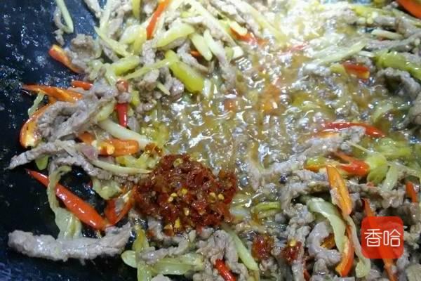 炒牛肉时,多加这一步,牛肉爽滑入味,配上这俩食材,超级下饭