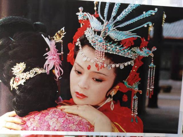 87版红楼梦里,刘宝俊为探春远嫁设计了风格不同的场景,堪称经典